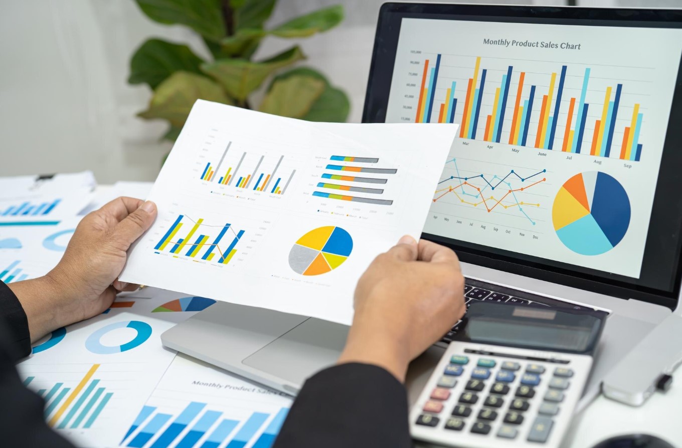 صورة تعبر عن حلول التطوير الخلفي